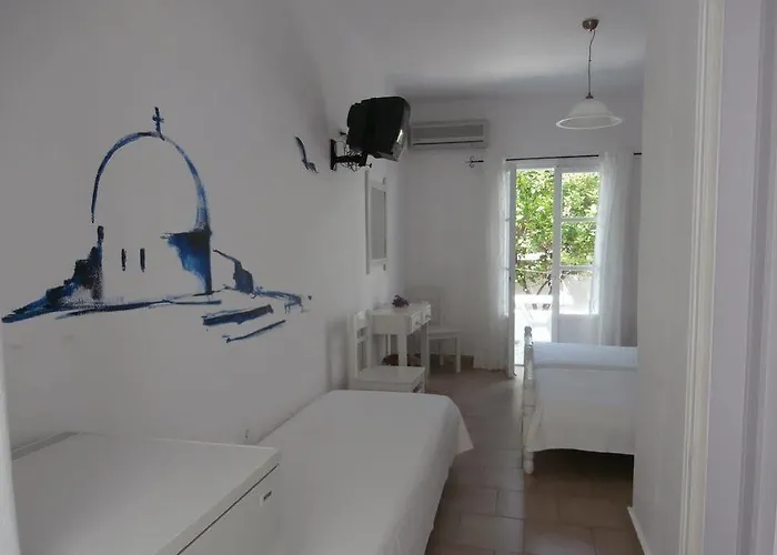 Πανσιόν Sophie Νάουσα